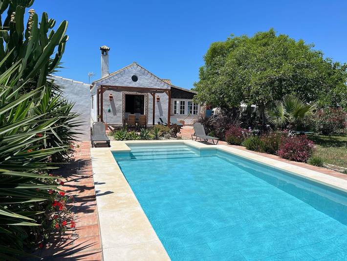 Ferienhaus für 4 Personen, mit Terrasse und Pool