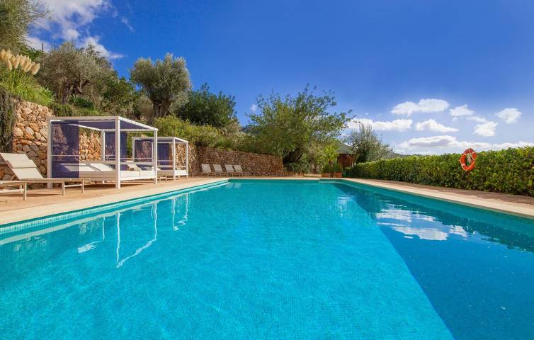 Apartamento vacacional entero, Acogedor Apartamento con Terraza, Piscina y Barbacoa, a 300m de El Vasco in Buñola, Mallorca Oeste