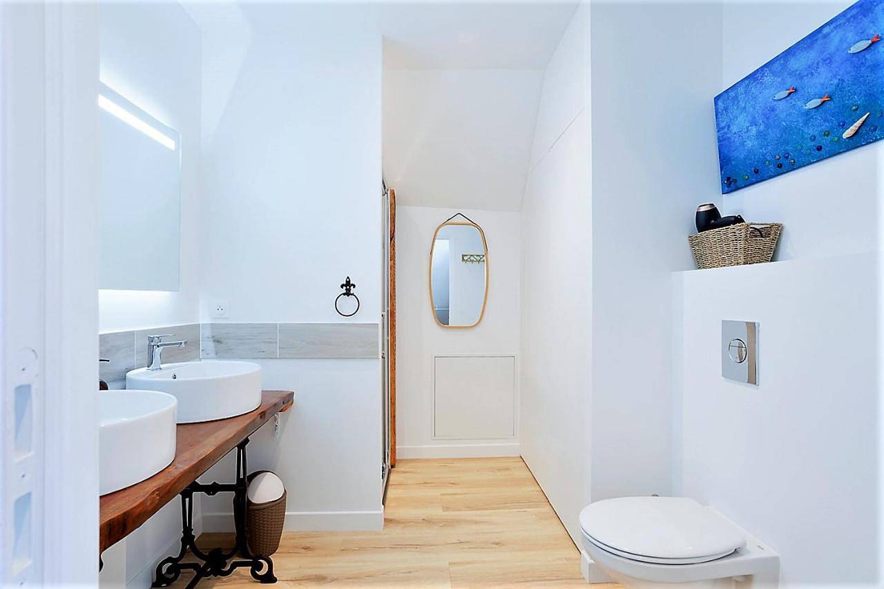 Double Room with Private Bathroom in Pocé-sur-Cisse, Région de Tours