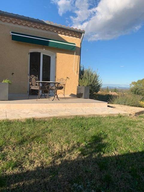 Gîte pour 2 personnes, avec piscine ainsi que vue et jardin à Pont-Saint-Esprit - 4