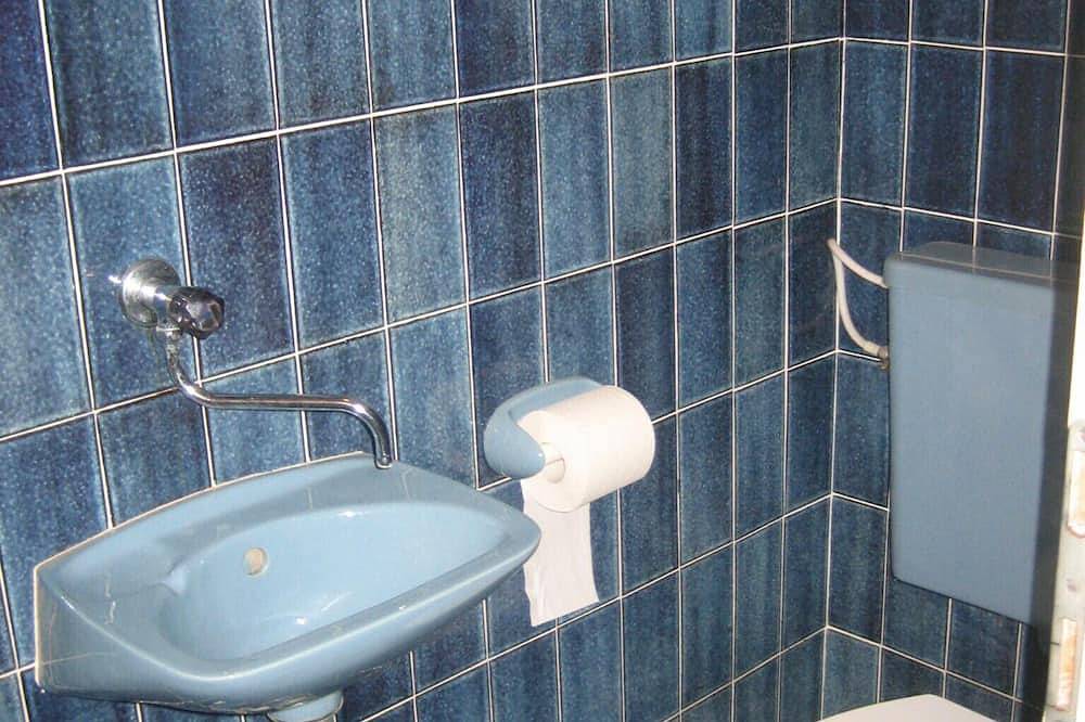 Ganze Wohnung, Luxus-Appartement mit Panoramameerblick in Tisno, nur 100 Stufen zum Meer in Tisno, Dalmatinisches Festland