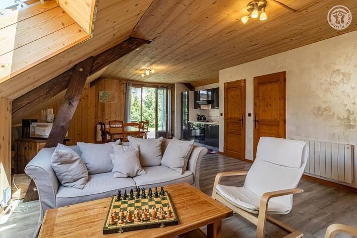 Gîte pour 4 personnes, avec jardin à Jarrier - 2