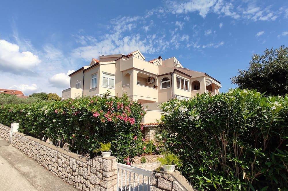 Entire apartment, Apartments Mandre near sea (116191-A1) - Mandre - island Pag in Mandre, Pag Island
