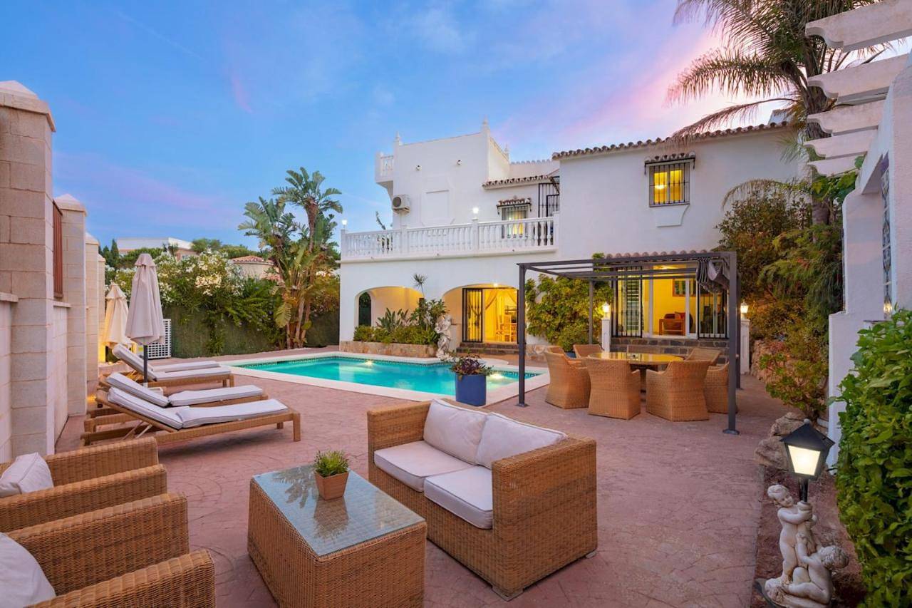 Villa in Playa El Bombo, Mijas