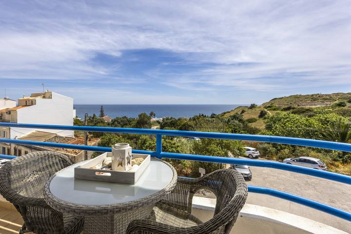 Appartement de vacances pour 4 personnes, avec vue sur l’océan et balcon