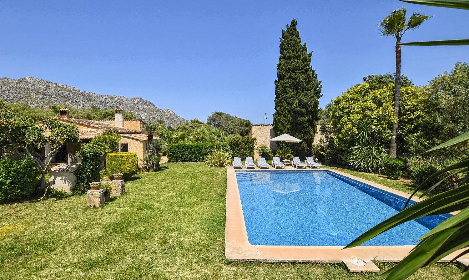 Holiday Home 'Tonina' with Mountain View, Private Pool and Wi-Fi in Pollença, North Majorca