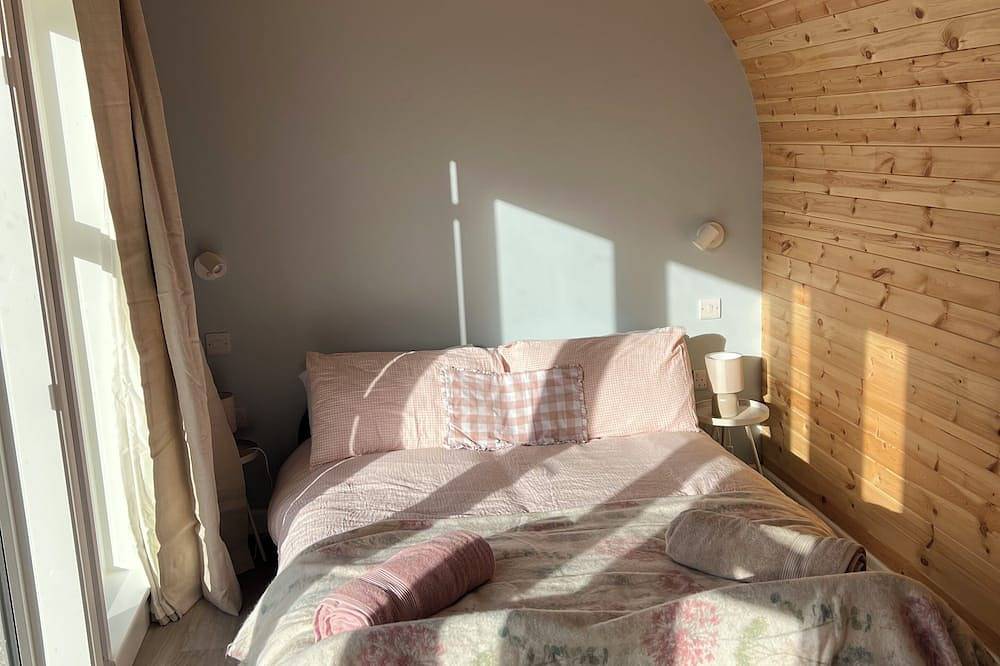 Cosy off-grid countryside cabin. in Northamptonshire