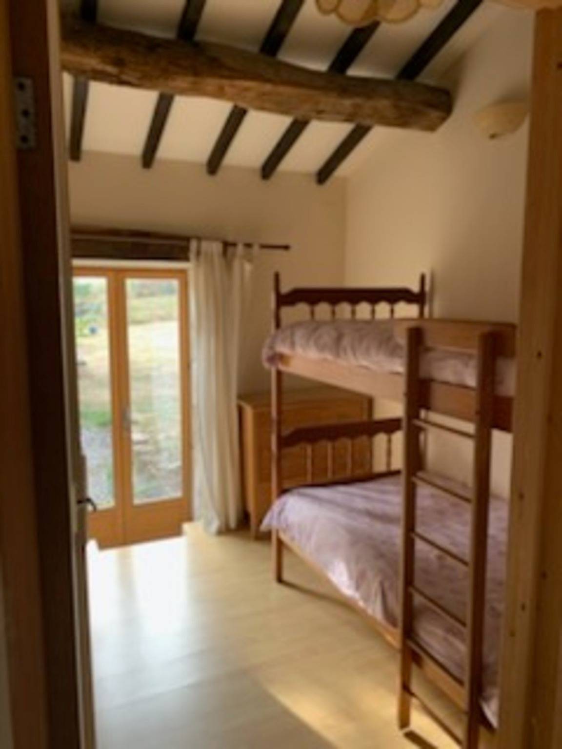 Gîte Des Martins-pêcheurs avec piscine partagée, terrasse privée et Wi-Fi in Sanxay, Vienne (France)