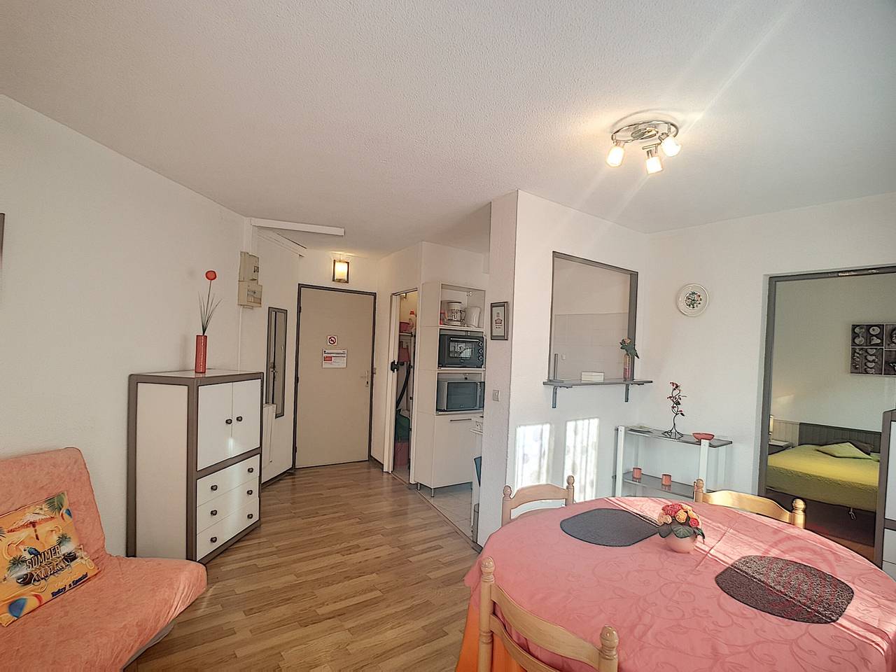 Appartement entier, Appartement F2 lumineux avec balcon, proche centre et Thermes, animaux acceptés, wifi gratuit in Lamalou-les-Bains, Région de Béziers