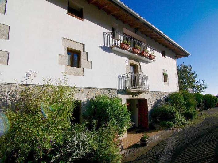 Casa rural para 17 personas, con vistas y jardín en el País Vasco - 2