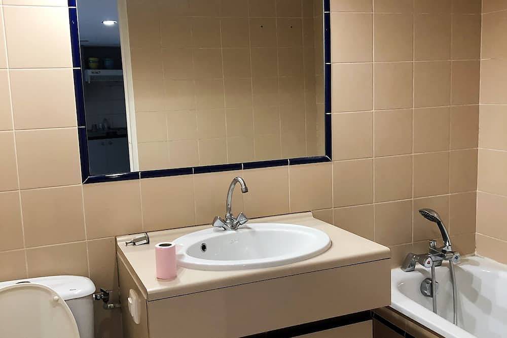 Entire apartment, Périgueux: Appartement à Deux pas de la Cathédrale in Périgueux, Périgord Blanc