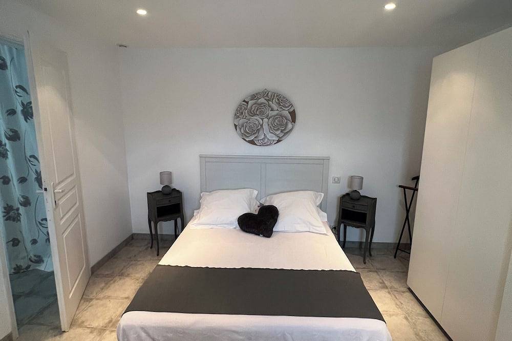 Appartement entier, Appartement tout confort , jardin piscine, golfe de saint Tropez in Le Plan-de-la-Tour, Côte méditerranéenne (France)