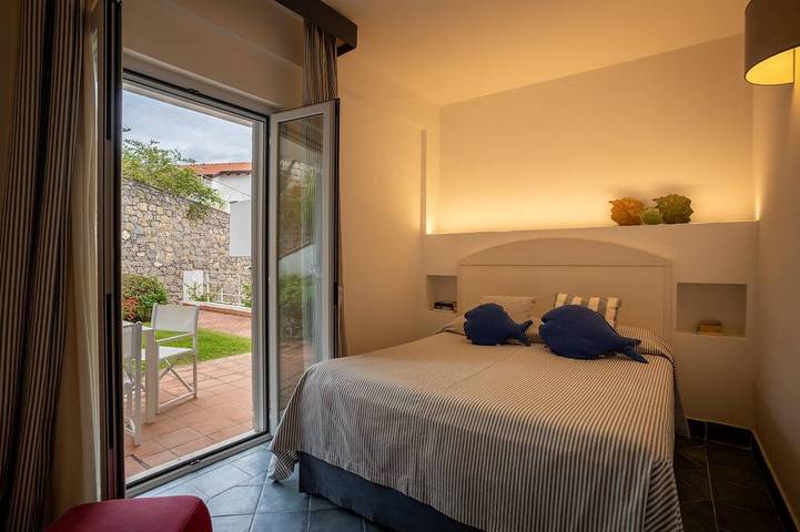 Entire apartment, Ulivo   Apartment in the Residence le Ruve Bianche with swimming pool and private beach in Vibonati, Cilento Coast