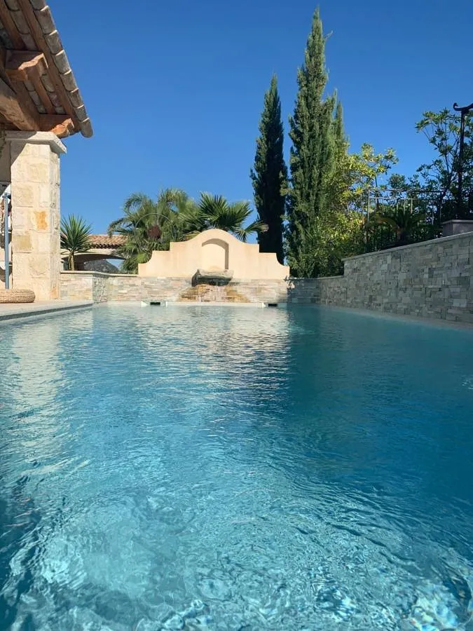 Alojamiento y desayuno para 2 personas, con piscina además de jardín y vistas - 1