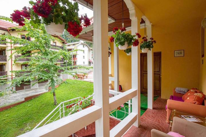 Gîte pour 2 personnes, avec vue et jardin à Sinaia - 3