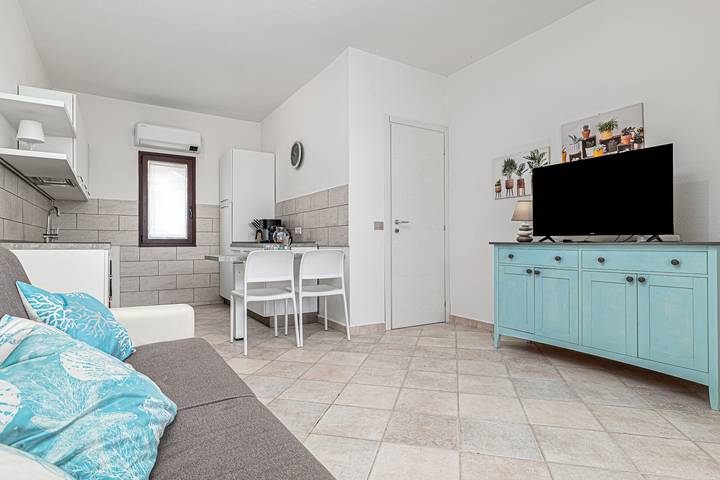 Villetta Eva: Holiday Home with Private Terrace, Garden and Air Conditioning in Lu Lioni, San Teodoro