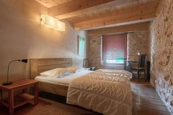 Location de vacances pour 20 personnes, avec terrasse et jardin à Ampus - 2