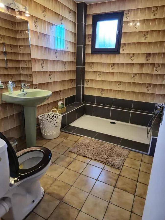 Gîte pour 4 personnes, avec terrasse et jardin à Les Martres-de-Veyre - 4