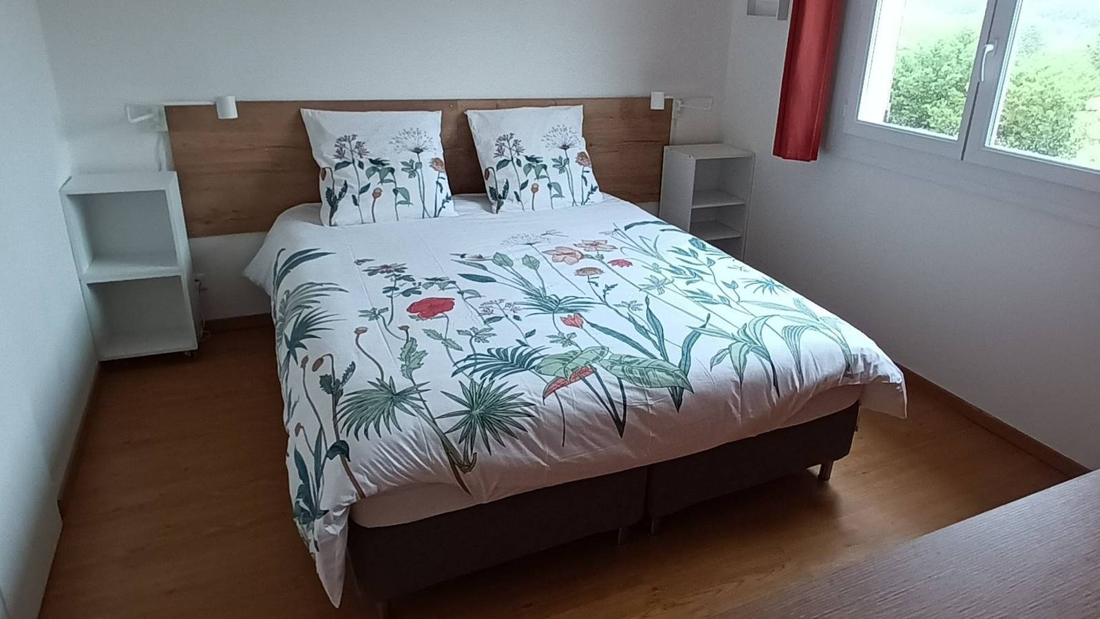 Entire apartment, Gite Les Pénates de Mélilotte with Terrace in Clermont-l'Hérault, Lodève region