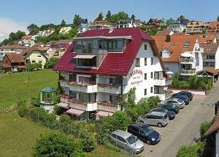 Ferienwohnung für 2 Personen, mit Balkon/Terrasse und Terrasse sowie Garten und Seeblick in Ueberlinger see - 2