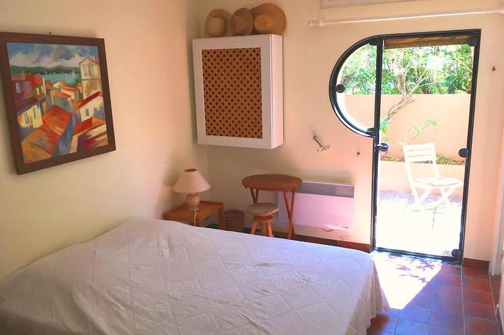 Ferienhaus für 8 Personen, mit Terrasse in Porquerolles - 4