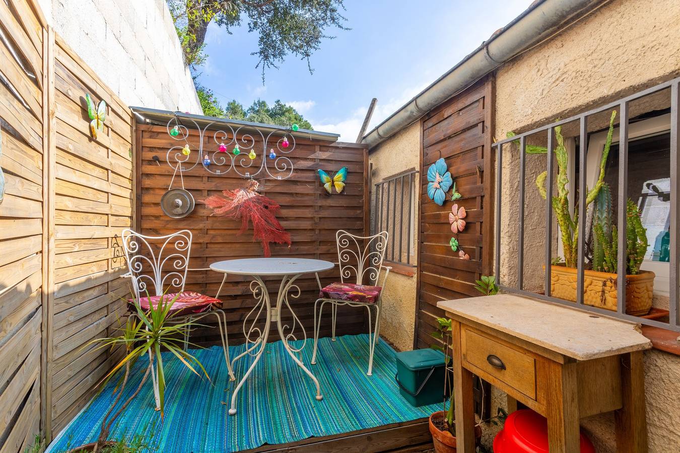 Ganze Wohnung, „Le Patio“ mit Meerblick, Wlan und Klimaanlage in Bormes-les-Mimosas, Parc national Port-Cros