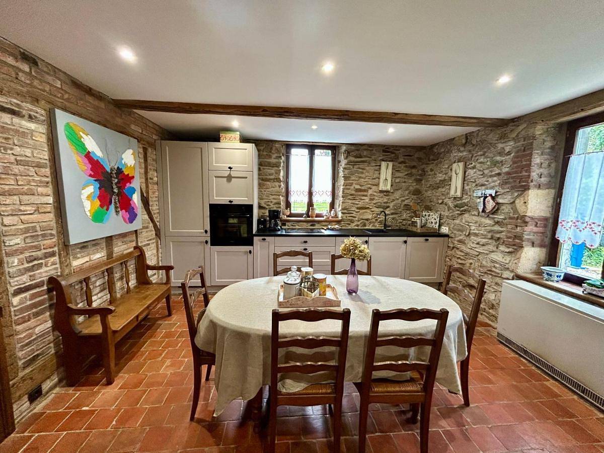 Three-Bedroom House in Neuville-lez-Beaulieu, Parc naturel régional des Ardennes