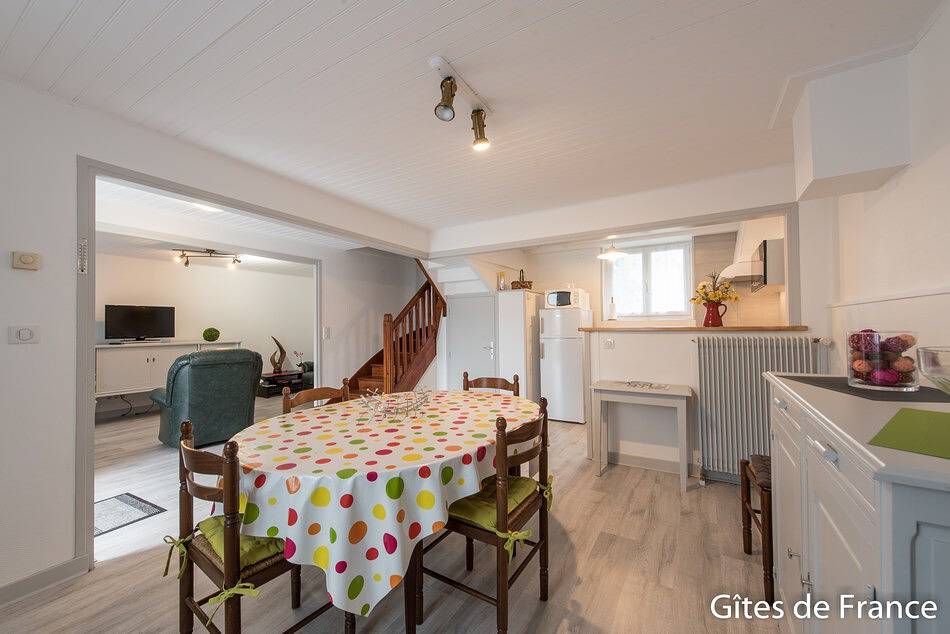 Gîte des hirondelles in Olby, Parc naturel régional des Volcans d'Auvergne