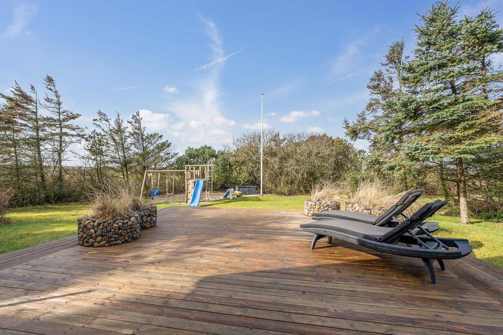 Gemütliches Ferienhaus, gelegen auf einem schönen Naturgrundstück mit Blick auf den Golfplatz bei Søndervig in Lodbjerg Hede, Ringkøbing