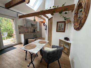 Gîte pour 2 personnes, avec terrasse ainsi que vue et jardin à Saint-Pol-de-Léon