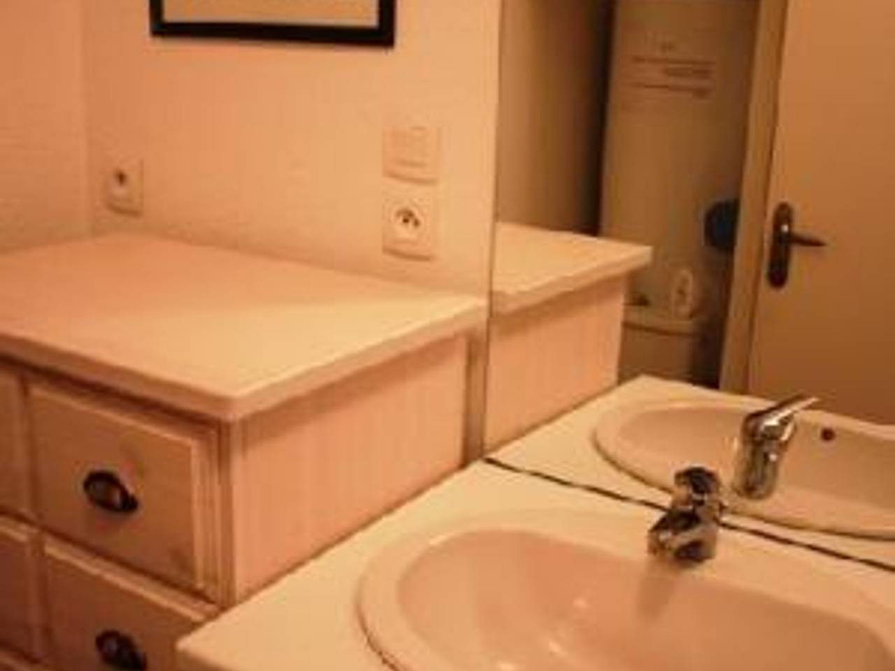 Studio entier, Studio central avec parking privé à Super Besse in Super Besse, Besse-et-Saint-Anastaise