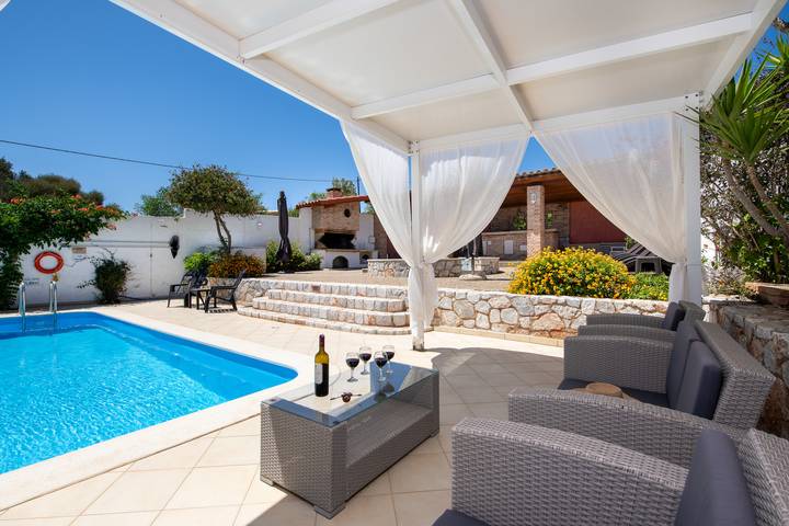 Location de vacances pour 10 personnes, avec jardin ainsi que piscine et vue sur l’océan, adapté aux familles à La Canée - 3