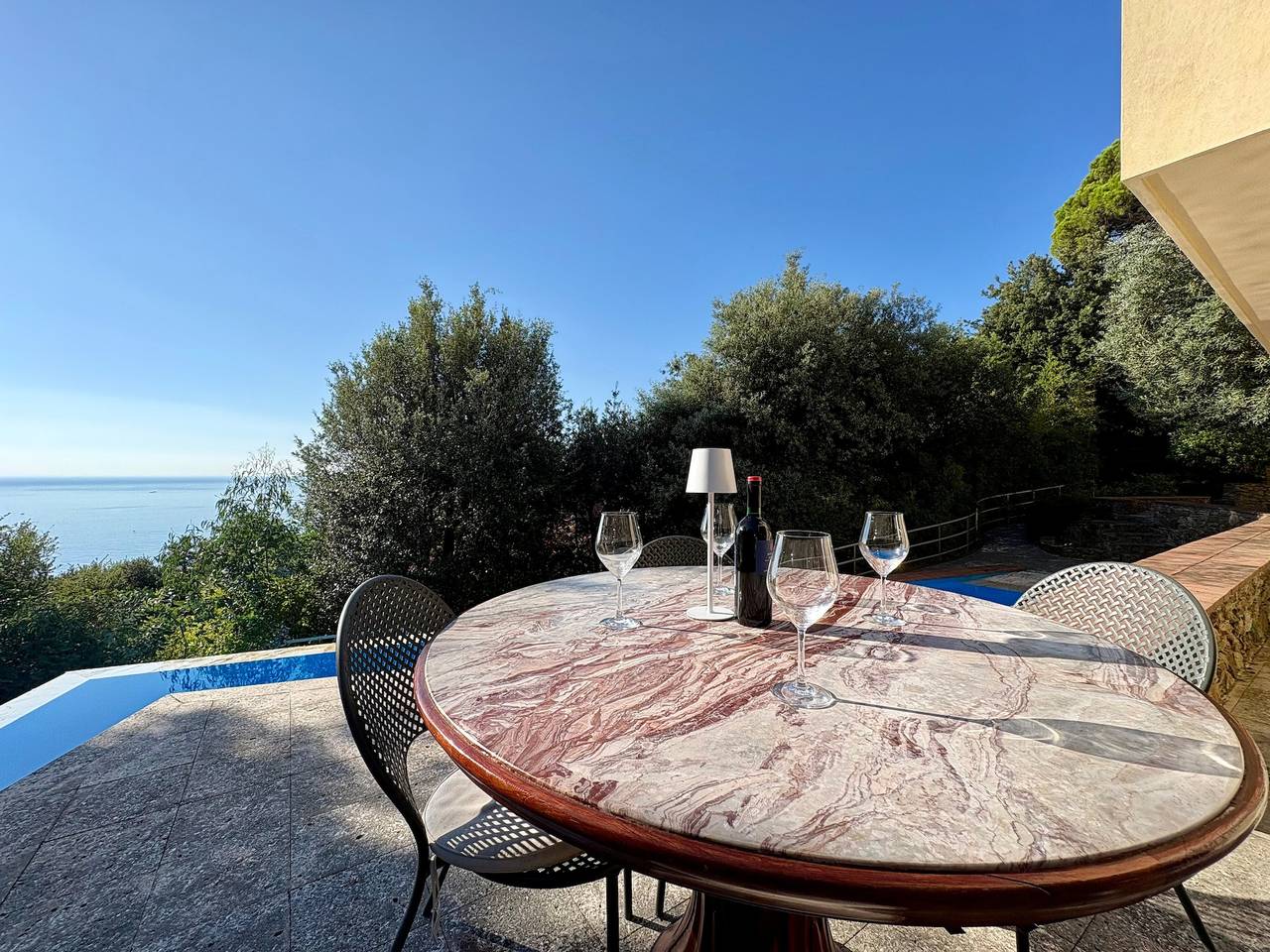 Villa Roberta – Pool, Garten, Wlan & privater Parkplatz, Privatsphäre in der Pineta in Arenzano, Riviera di Ponente