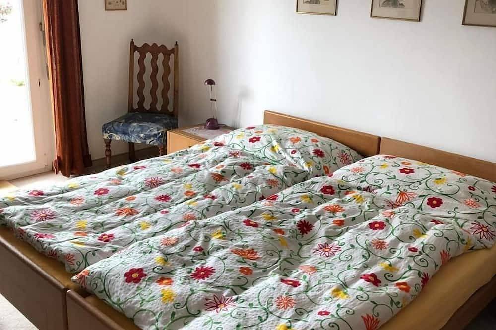 Casa Tintinnio in Brione sopra Minusio, Tessiner Alpen