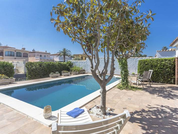 Ferienhaus für 8 Personen, mit Terrasse und Garten in Empuriabrava - 3