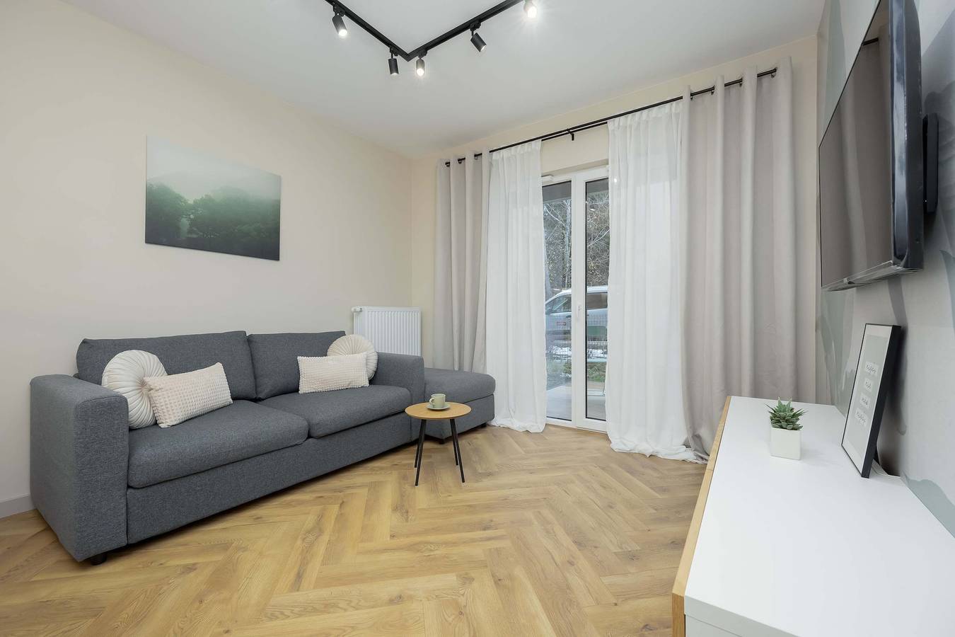 Cały apartament, Marynin 33A Warszawa   Pastel Apartment with Garden  Parking and Desk for Remote Work in Bemowo, Warszawa