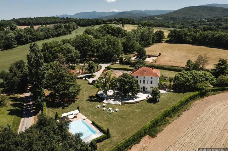 Chambre d’hôte pour 3 personnes, avec Jacuzzi et Terrasse ainsi que Jardin et Piscine