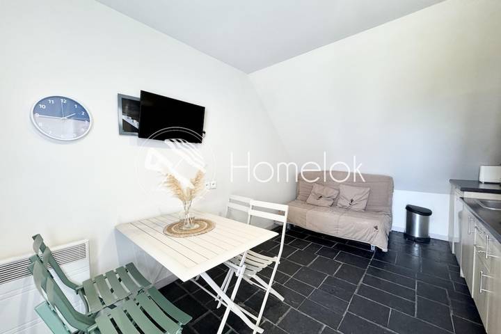 Location de vacances pour 5 personnes, avec terrasse et piscine dans Plage De La Falaise