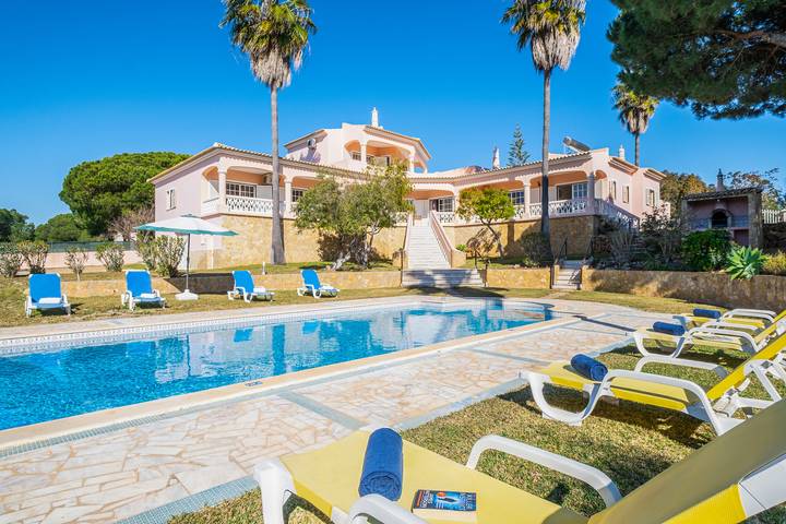 Location de vacances pour 12 personnes, avec jardin et terrasse dans Olhos de Água - 2