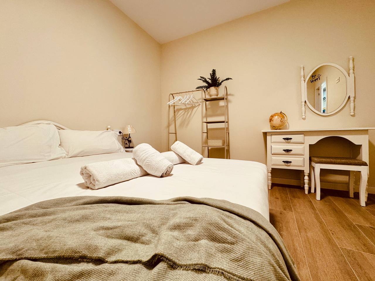 Entire apartment, Click&Guest - Cosmopolis 2 in Vecindario, Santa Lucía de Tirajana