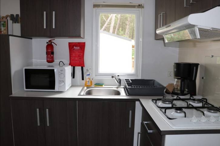 Mobil Home 'Du Soleil - Contis' con piscina compartida, terraza y Fun Pass incluido in Saint-Julien-en-Born, Côte d’Argent