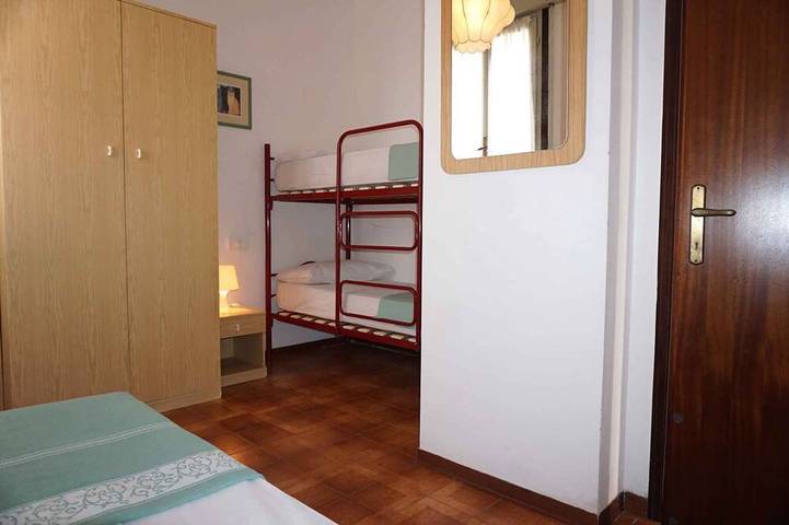 Appartement entier, Appartement de vacances avec piscine et gardien derrière la zone piétonne in Porto Santa Margherita, Caorle