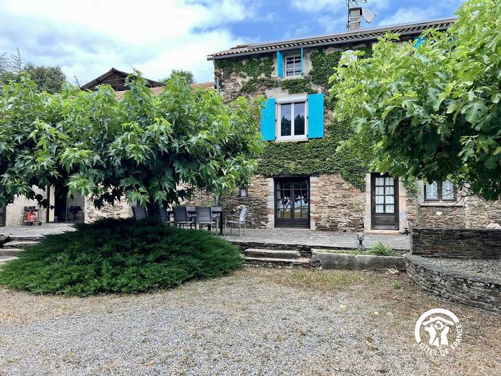Gîte pour 8 personnes, avec terrasse, animaux acceptés