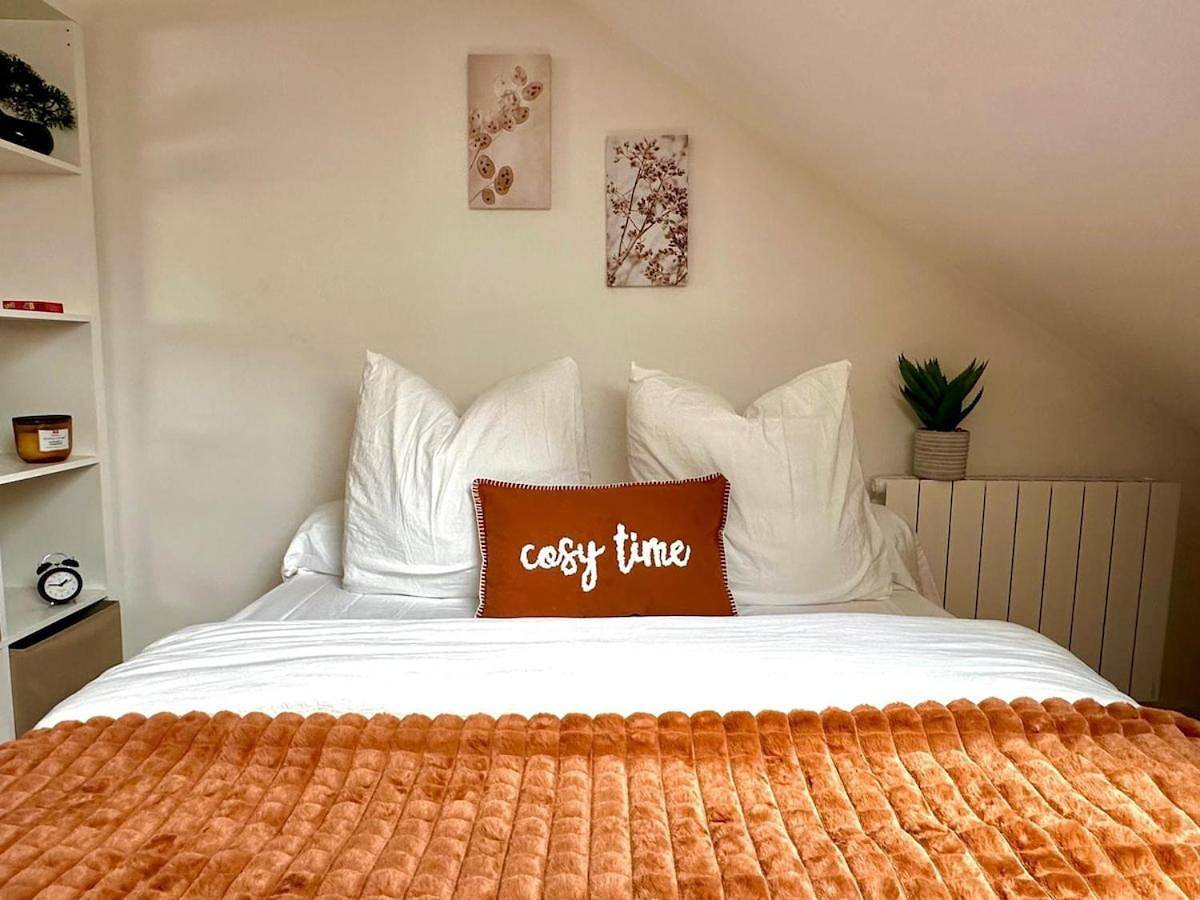 Appartement entier, One-Bedroom Apartment in Montataire, Oise