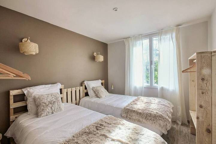 Gîte pour 6 personnes, avec jardin ainsi que sauna et balcon, animaux acceptés à Brens - 4