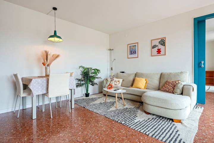 Hel lägenhet, Apartment 'Encantador Loft' with Mountain View, Wi-Fi and Air Conditioning in Sant Sadurní d'Anoia, Barcelona inland
