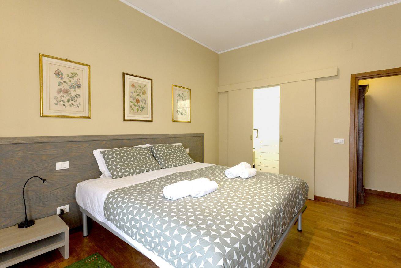 Entire apartment, Guesthost - Ponte Vecchio Elegant Dream in Florence city center, Florence
