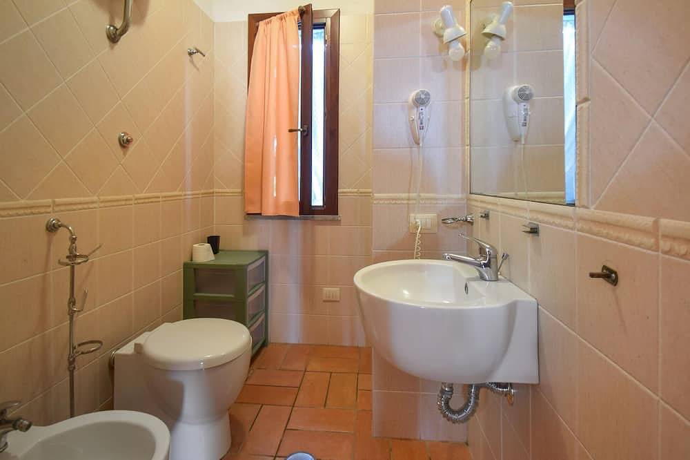 Amazing home in Pescia Romana with Wifi in Montalto di Castro, Provincia di Viterbo