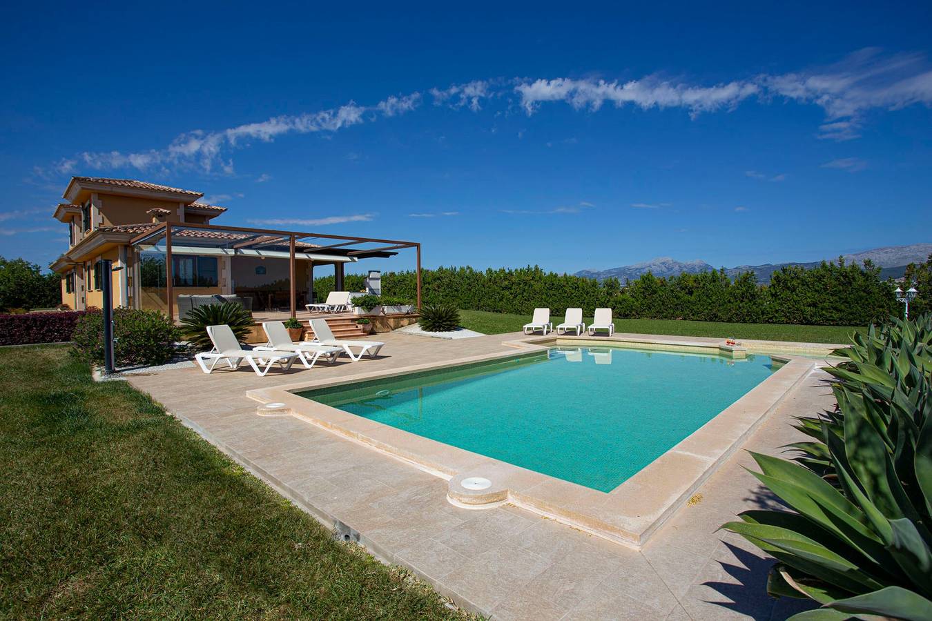 Rural House 'Can Vanrell' with Private Pool, Terrace, and Wi-Fi in Muro, North Majorca