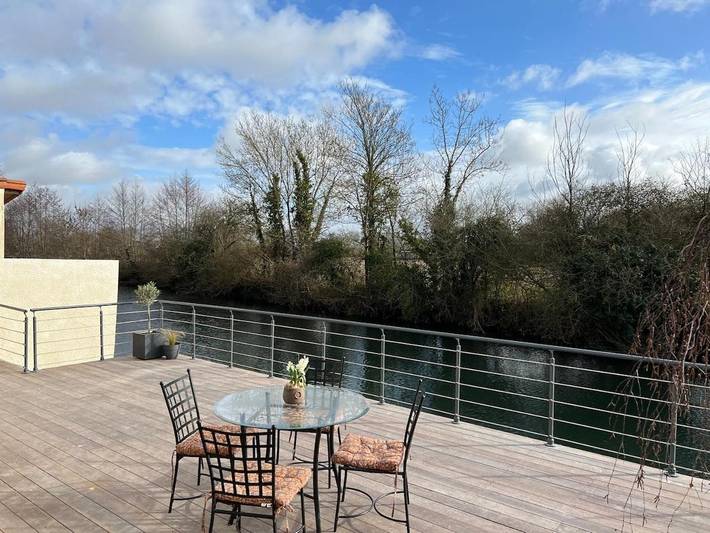 Location de vacances pour 4 personnes, avec jardin et vue à Magné - 2